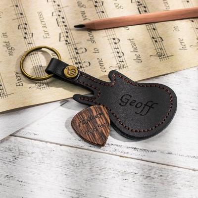 Personalisierter Holzgitarrenpickel mit gitarrenförmigem Gehäuse