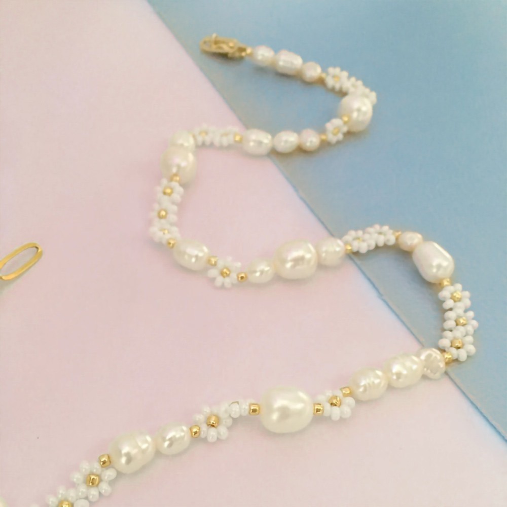 pearls necklaces