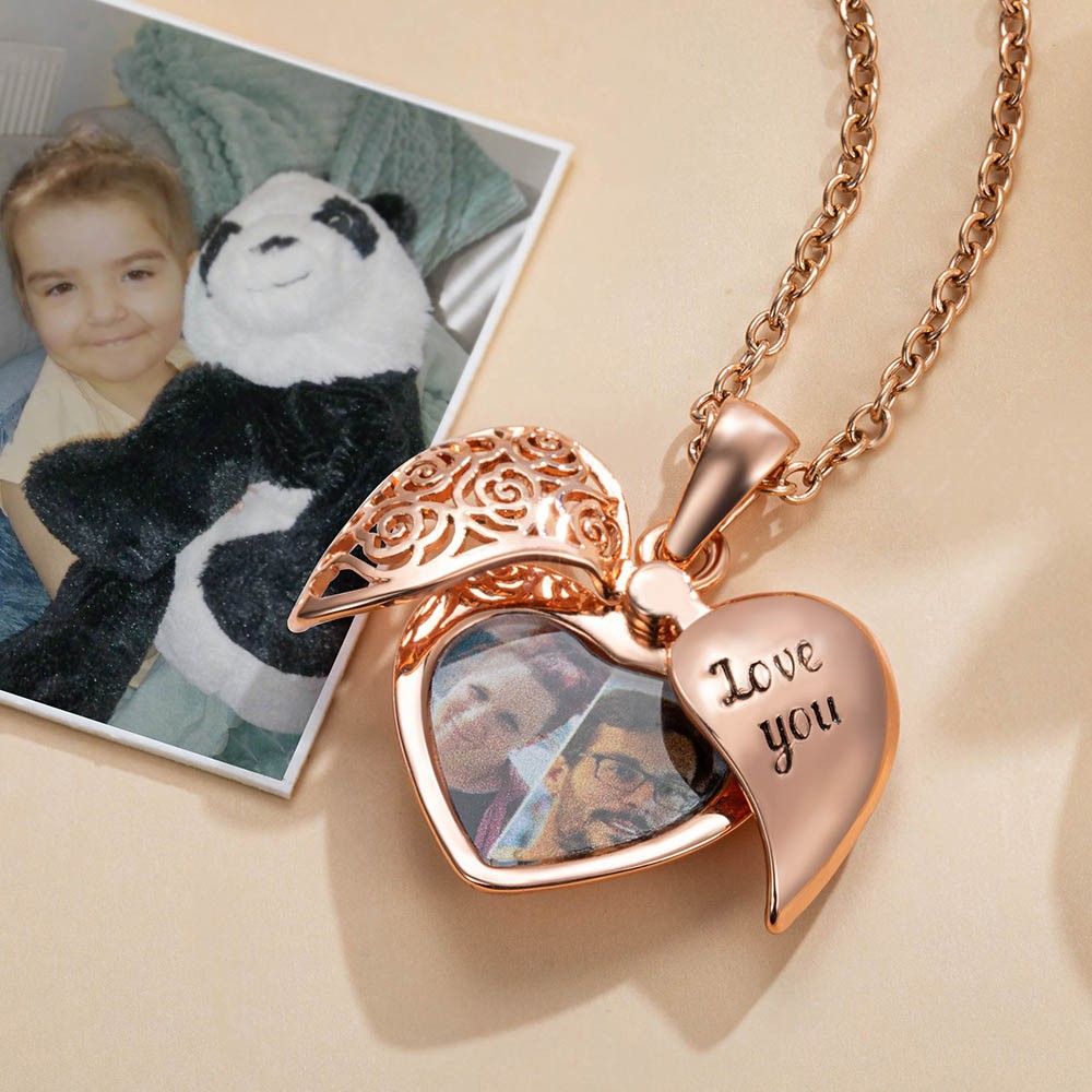 Vintage Locket Photo Necklace, Heart Photo Necklace with Totem, Heart Necklace, Memorial Jewelry, Heart Keepsake, Gift for Mom/Grandma
