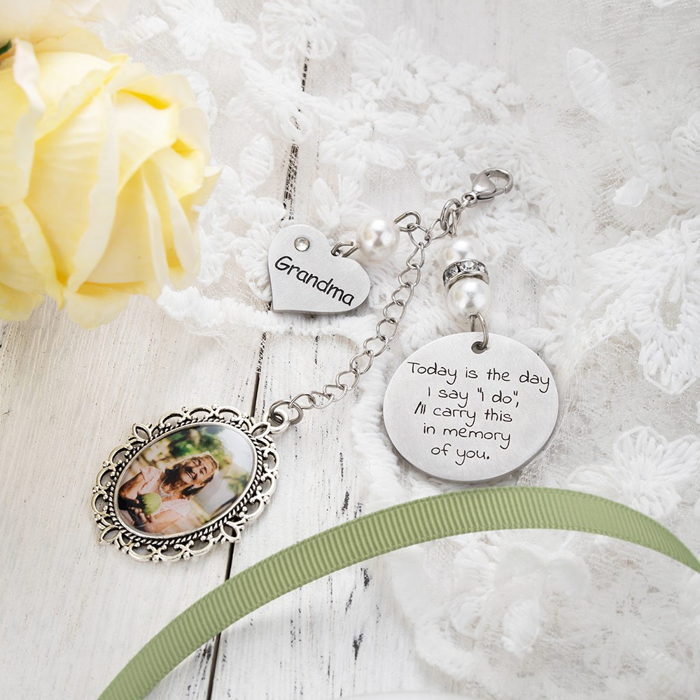 Customized Lace Oval Photo Bouquet Charm for Bridal Memorial Bouquet, With Heart Engraved Pendant, Memorial Wedding Gift for Bride