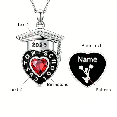 Collana personalizzata con pietra portafortuna e nome per la laurea, in argento sterling 925 con incisione "Classe del 2026", ideale come bomboniera o regalo per i laureati.