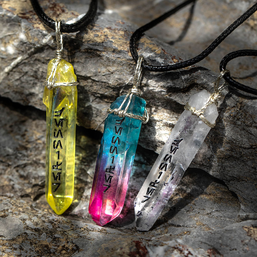 Personalized Kyber Crystal Necklace in Aurebesh