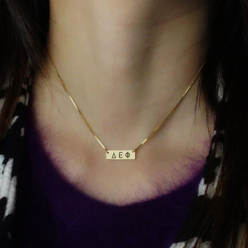 Colar grega personalizado com barra de irmandade banhado a ouro 18K