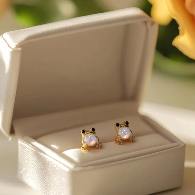 Handgjorda örhängen med små grodor och opal, söta djursmycken med regnbågseldopal, moderiktigt uttalande, födelsedagspresent till natur- och djurälskare/henne