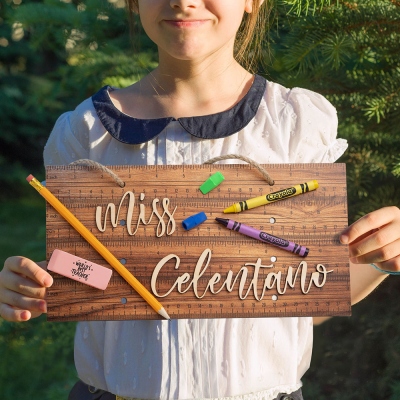 Personalisiertes Lehrer-Linealschild aus Holz