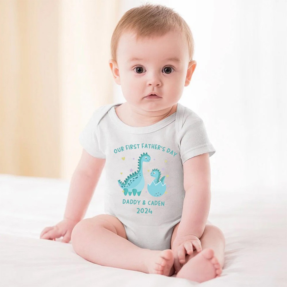 Personalisiertes Dinosaurier-Namens-Eltern-Kind-Shirt, unser erstes Vatertagsshirt, Baumwoll-Vater- und Baby-Body, Geburtstags-/Vatergeschenk für Papa/Opa