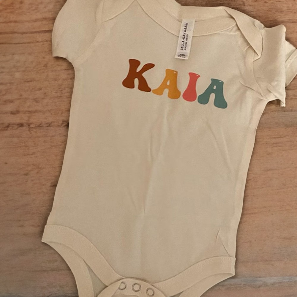 Personlig namn babyskjorta