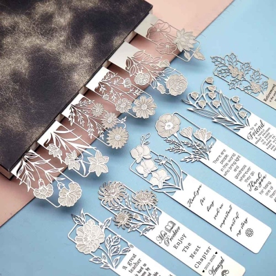 Personalized Engraved Birth Flower Metal Bookmark, Hollow Bookmark with Text, Book Accessory, Birthday/Retirement Gift for Family/Book Lovers/Friends
