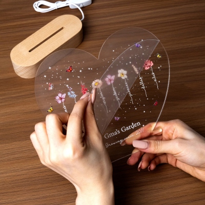 Custom Names & Birth Flowers Grandma's Garden Heart LED Night Light, Acrylic Night Lamp with Wooden Base, Birthday/Mother's Day Gift for Mom/Grandma