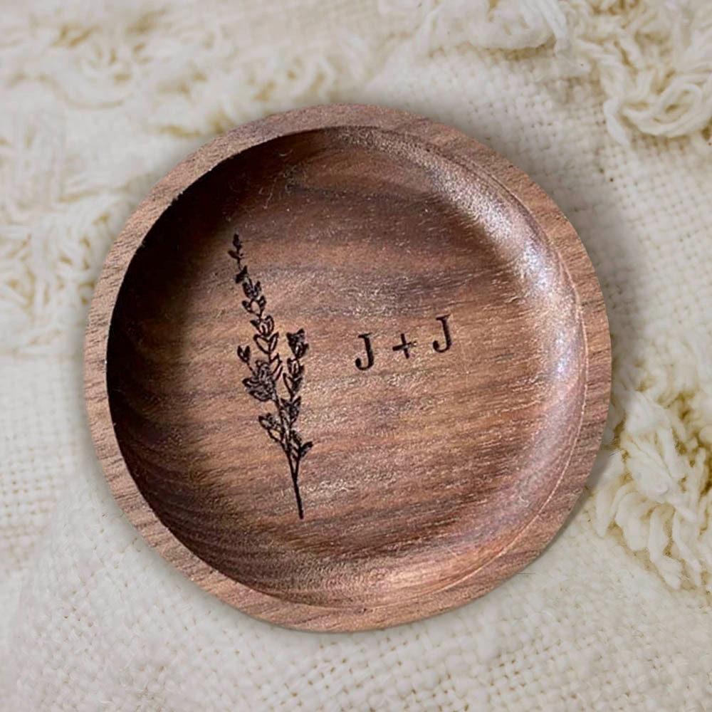 Personalized Floral Ring Dish Ring Holder, Wooden Engagement Ring Dish, Wood Jewelry Tray, 5th Anniversary Gift for Her, Men's Ring Dish