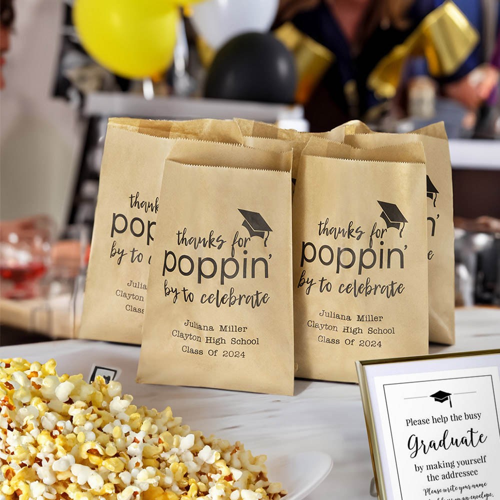 Aangepaste afstuderen Popcorn tassen set van 20 stuks, afstuderen gunst tassen, afstuderen partij decors klasse van 2023, cadeau voor afgestudeerden/familie/vrienden