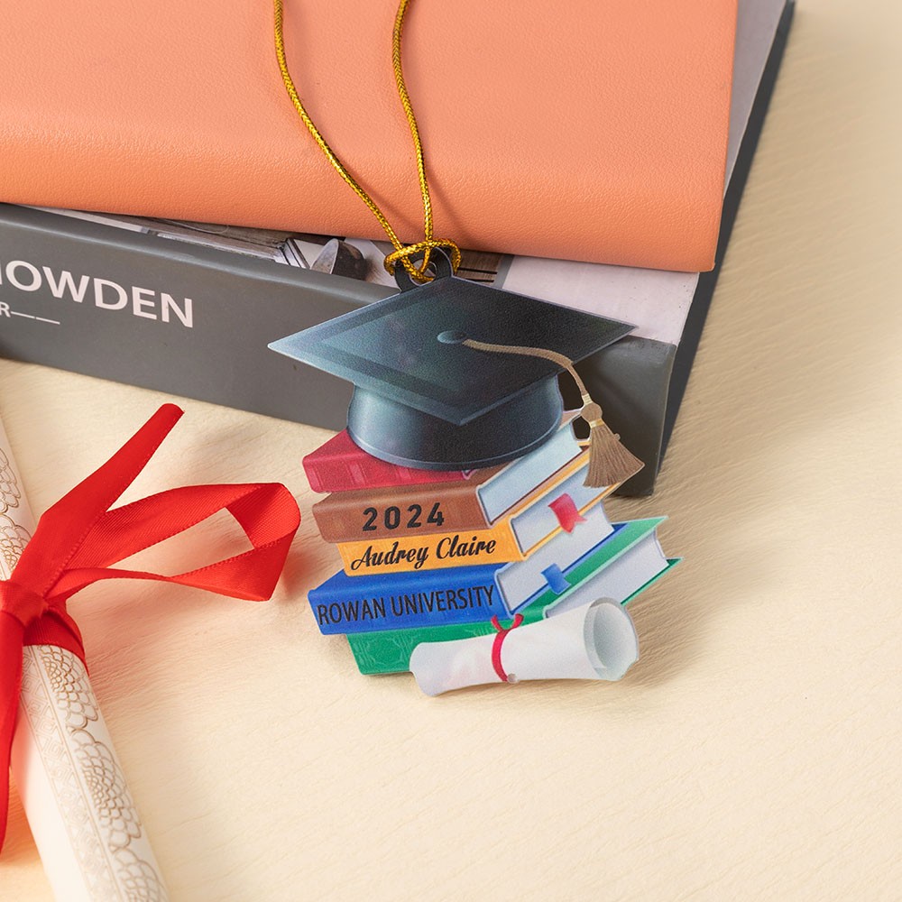 Personalisiertes Abschlussmützen-Ornament mit Büchern, Weihnachtsschmuck für die Klasse 2024, Weihnachts-/Abschlussgeschenk für College/Absolvent