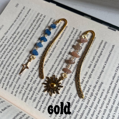 Personalized Crystal Hook Fantasy Bookmark, Metal Bookmark Clip with Charm, Reading Accessory, Birthday Gift for Readers/Book Lovers