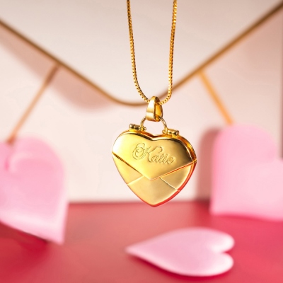 Collier médaillon coeur avec enveloppe de message secret personnalisé