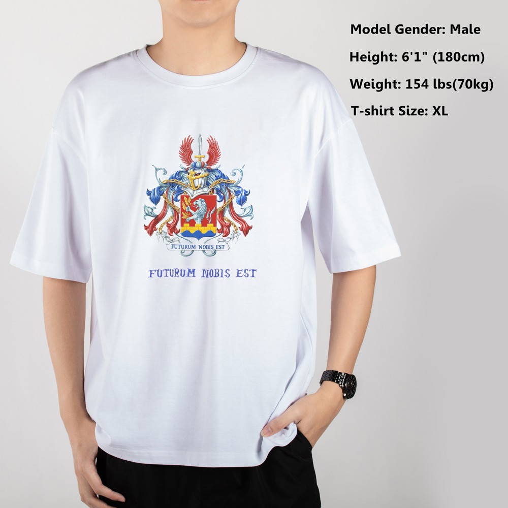Personalisiertes T-Shirt mit gesticktem Familienlogo und Bild