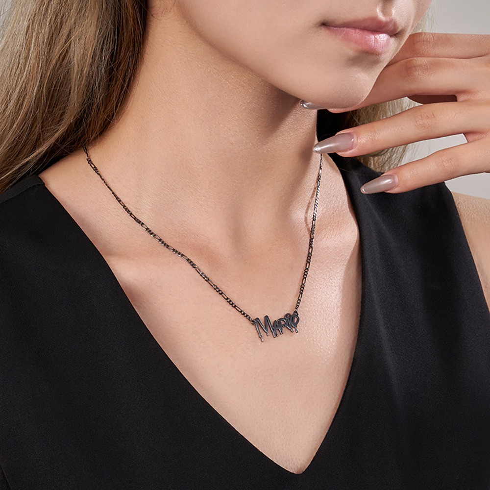 collier avec plaque signalétique