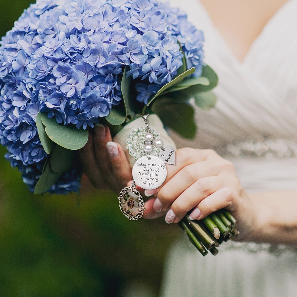 Customized Lace Oval Photo Bouquet Charm for Bridal Memorial Bouquet, With Heart Engraved Pendant, Memorial Wedding Gift for Bride