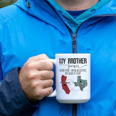 Anpassad amerikansk statskarta med långdistansmugg för syskon och namn, 11oz/15oz tvåfärgad keramisk kaffemugg, långdistanspresent/födelsedagspresent till familj/syster/bror