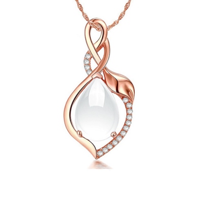 Naturliga kristallhalsband i vattendroppe i rosa guld