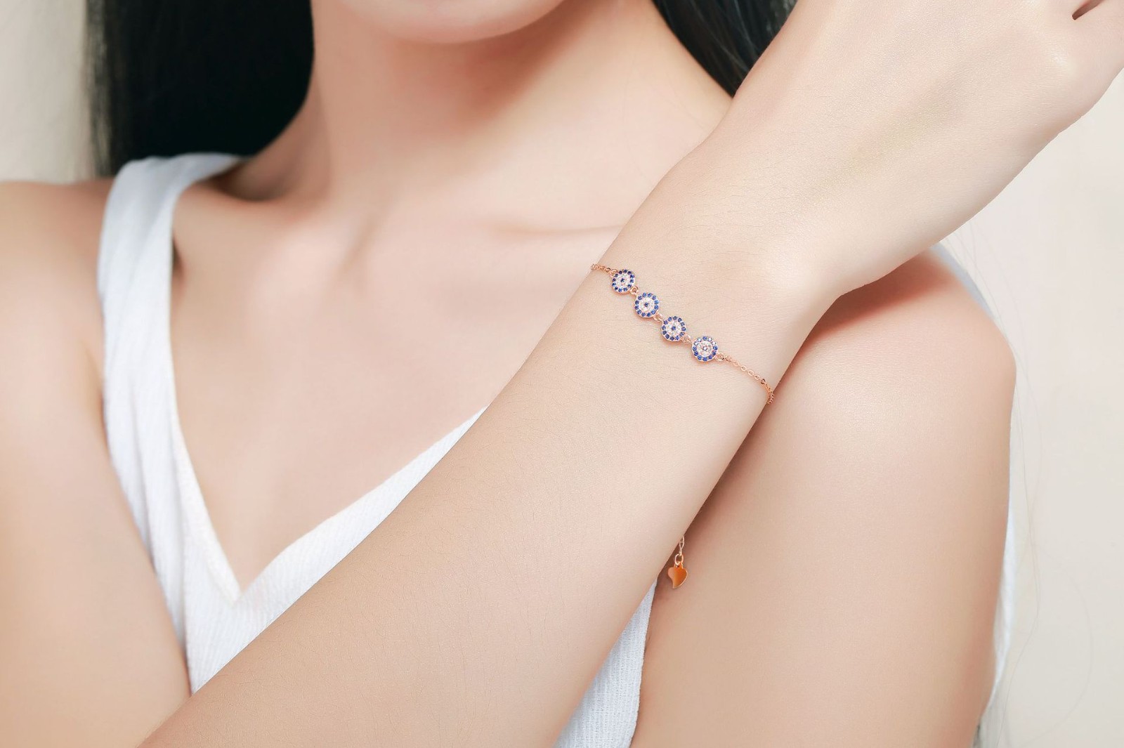 Adjustable bracelet