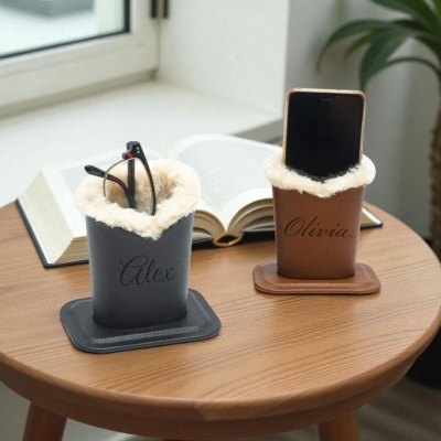 Porte-lunettes en cuir personnalisé avec doublure en peluche, support pour lunettes/lunettes de soleil/téléphone avec nom personnalisé, joli organiseur de bureau, cadeau d'anniversaire pour elle/lui