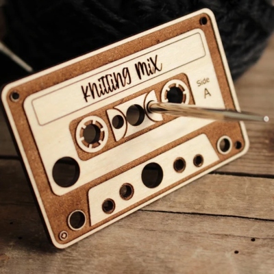 Knitting Accessories, Mini Wooden Cassette Tape Needle Gauge, Laser Engraved Needle Gauge, Gift for Knitter, Knitting Kit Tools, Retro Look