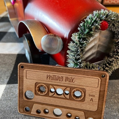Knitting Accessories, Mini Wooden Cassette Tape Needle Gauge, Laser Engraved Needle Gauge, Gift for Knitter, Knitting Kit Tools, Retro Look