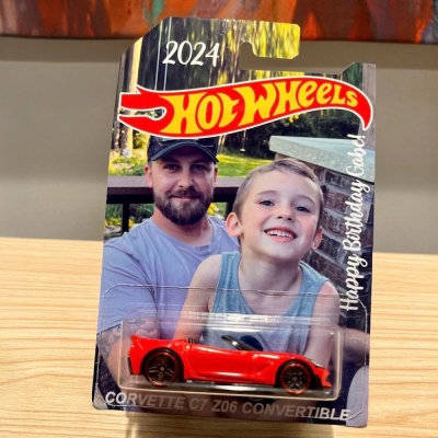 Personalisierter Fotohintergrund - Heiße Spielzeugauto-Radverpackung, individuelles Autogeschenk, HW-Geschenk für Autoliebhaber, perfekt zum Jahrestag