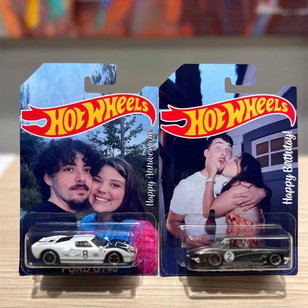 Personalisierter Fotohintergrund - Heiße Spielzeugauto-Radverpackung, individuelles Autogeschenk, HW-Geschenk für Autoliebhaber, perfekt zum Jahrestag