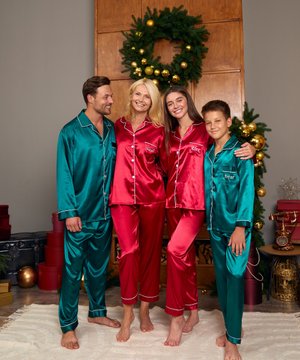 Christmas Satin Pjs for Family, Custom Satin Pajamas, Christmas Pajamas, Christmas Gift,  Satin Pjs, Personalized Pjs, Xmas Eve gift - L+L