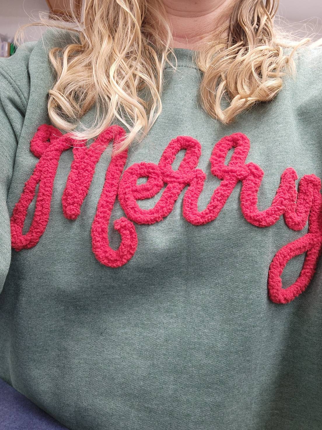Merry Christmas Shirts, Chenille Letter Sweatshirt Cute Holiday Sweater for women, Fuzzy Letters Puffy Letters Winter Crewneck