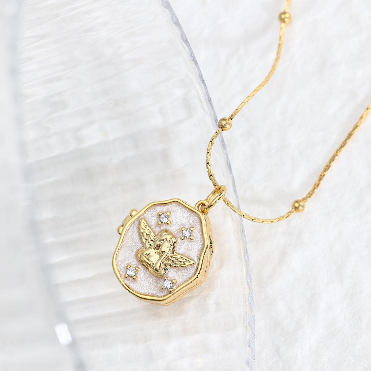 Custom Angel Locket Necklace with Photo, Vintage Locket Necklace, Memorial Jewelry, Necklace for Mom, Mother's Day Gift, Gift for Her