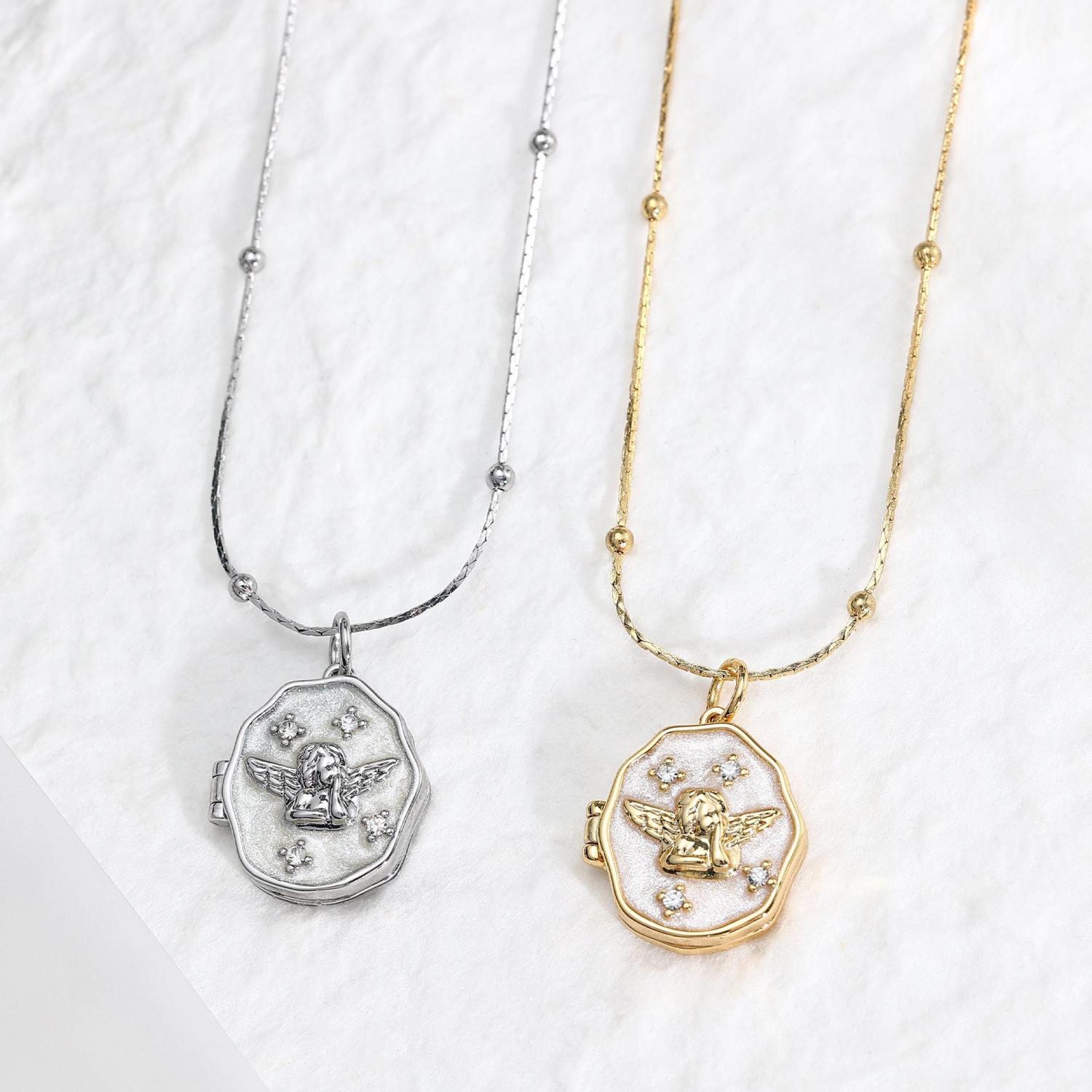 Custom Angel Locket Necklace with Photo, Vintage Locket Necklace, Memorial Jewelry, Necklace for Mom, Mother's Day Gift, Gift for Her