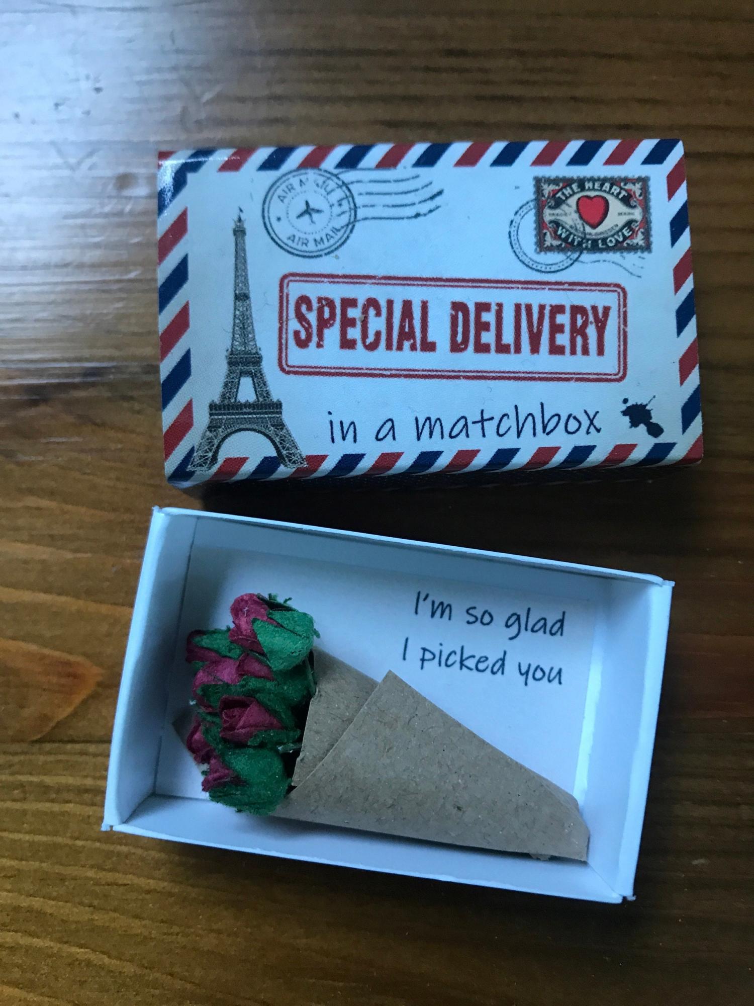 Special delivery A Dozen Red Paper Roses Miniature Bouquet In A Matchbox, Valentines Gift For Her, Alternative Valentines Card, Love Token,