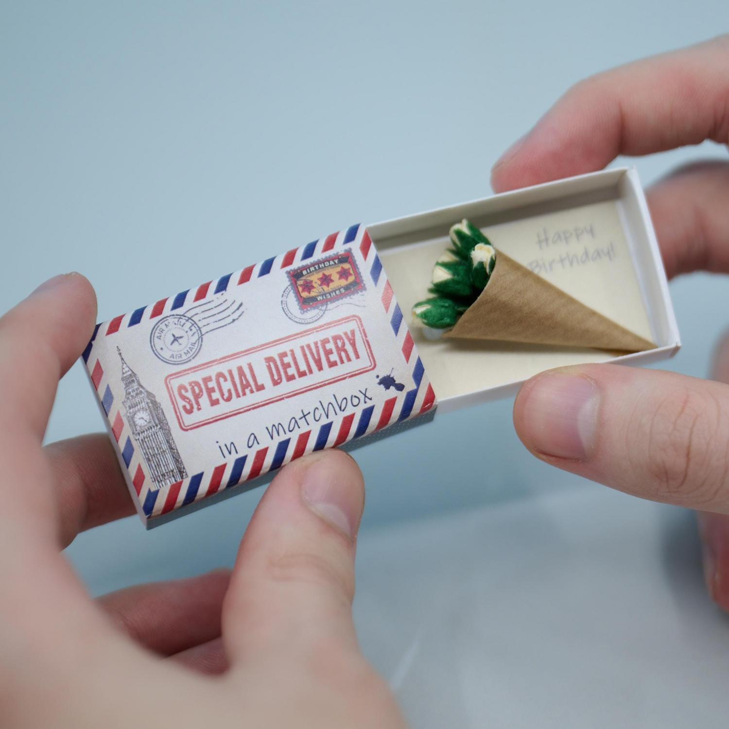 Special delivery A Dozen Red Paper Roses Miniature Bouquet In A Matchbox, Valentines Gift For Her, Alternative Valentines Card, Love Token,