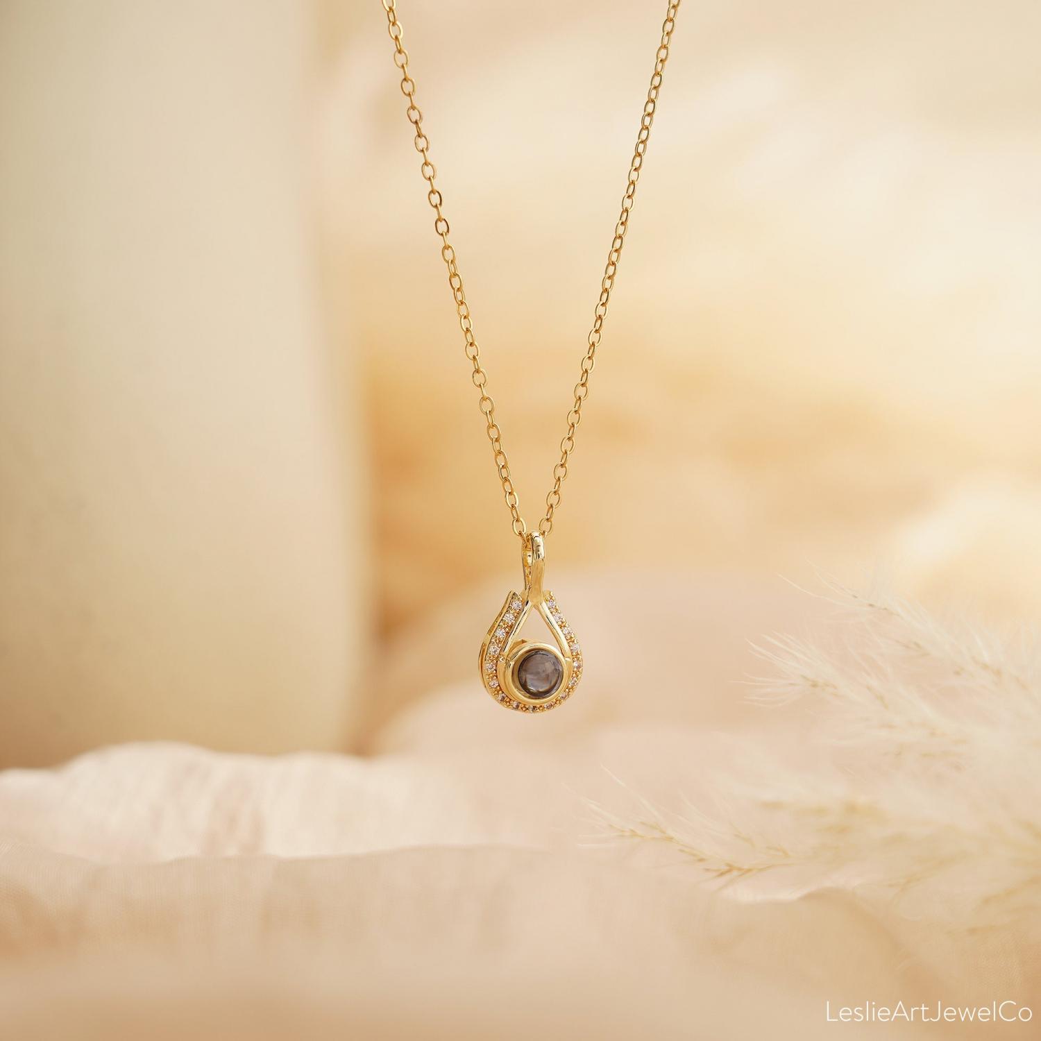 Projection Necklace, Memorial Necklace in Gold Silver, Customized Projection Necklace with Picture, Photo Projection Necklaces,Birthday Gift