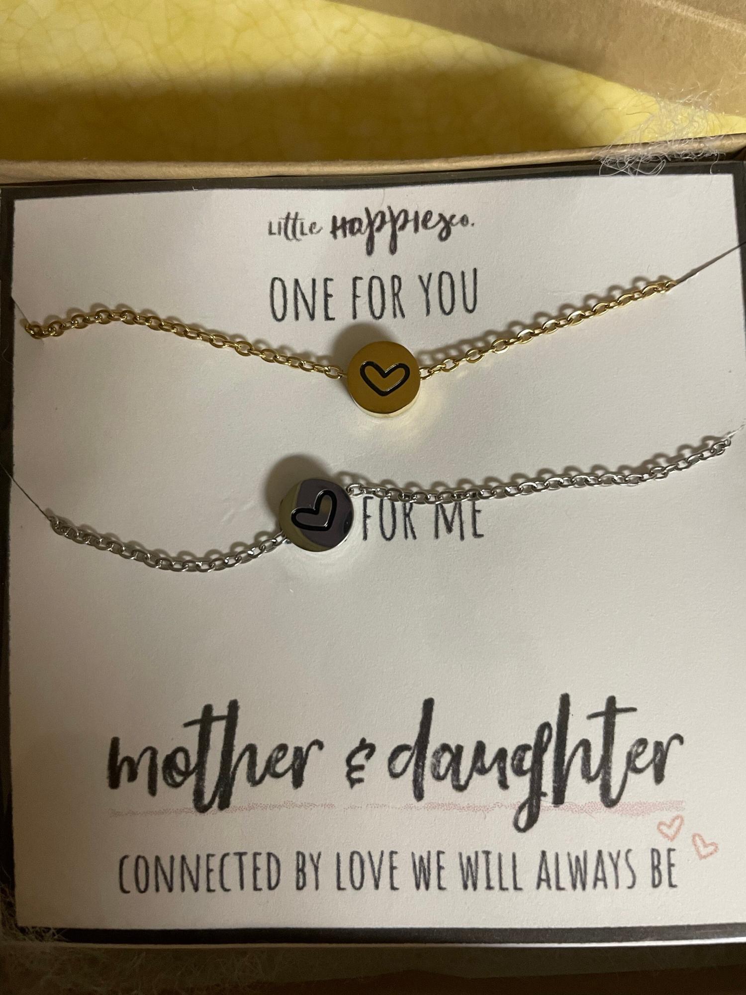 Mother & Daughter Necklaces, heart necklace, gift for mom, mom jewelry, 2 necklaces, pair of necklaces, mom and daughter necklace