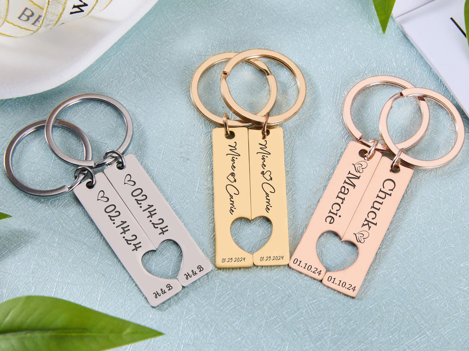 Personalized 2 Pcs Matching Couple Keyring Couple Keychain Set Custom Heart Keychain Gift For Him Valentine's Day Gift For Boyfriend/Husband