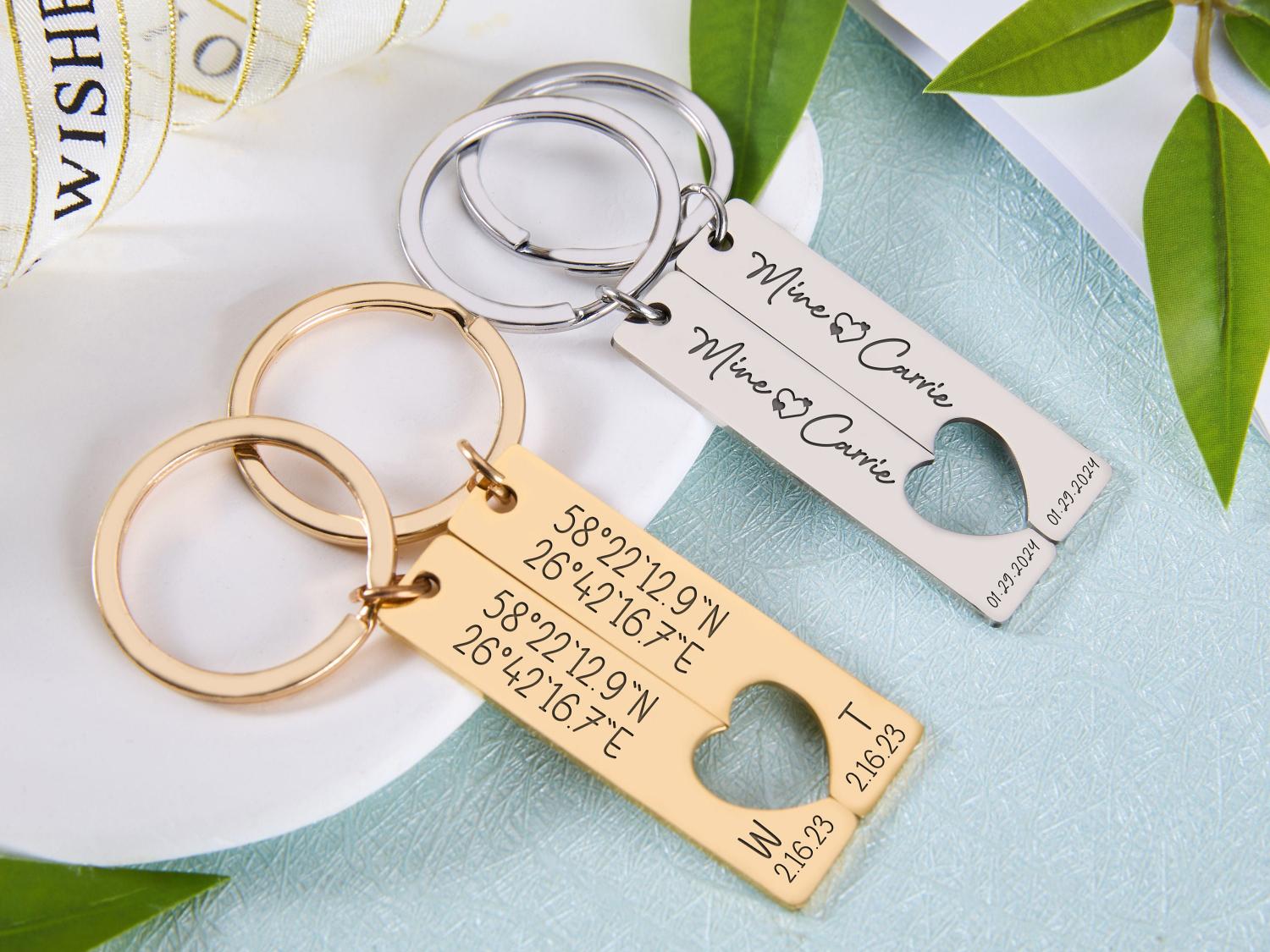 Personalized 2 Pcs Matching Couple Keyring Couple Keychain Set Custom Heart Keychain Gift For Him Valentine's Day Gift For Boyfriend/Husband