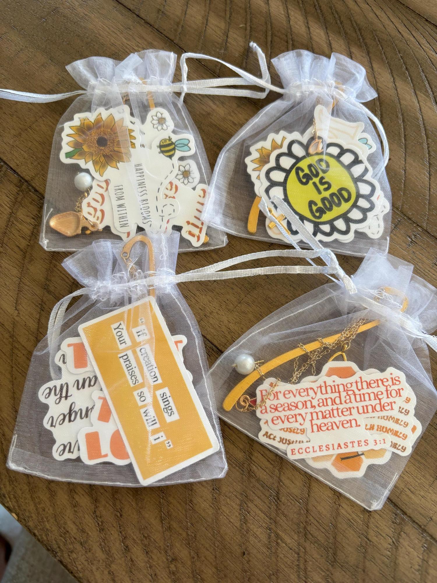 Customized Charm Bible Book Mark Personalized Bible Accessories Holy Communion Gift Girl Birthday Christian for Women Baptism Bookmark