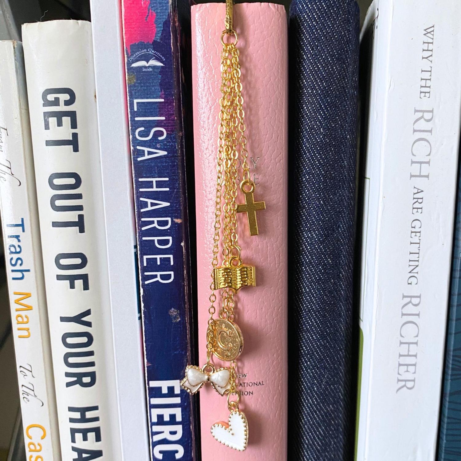 Customized Charm Bible Book Mark Personalized Bible Accessories Holy Communion Gift Girl Birthday Christian for Women Baptism Bookmark