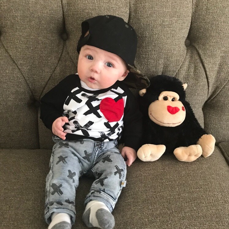 Baby Valentines shirt, Kids valentine shirt, xoxo shirt, heart shirt, hugs and kisses, applique shirt, first valentines outfit