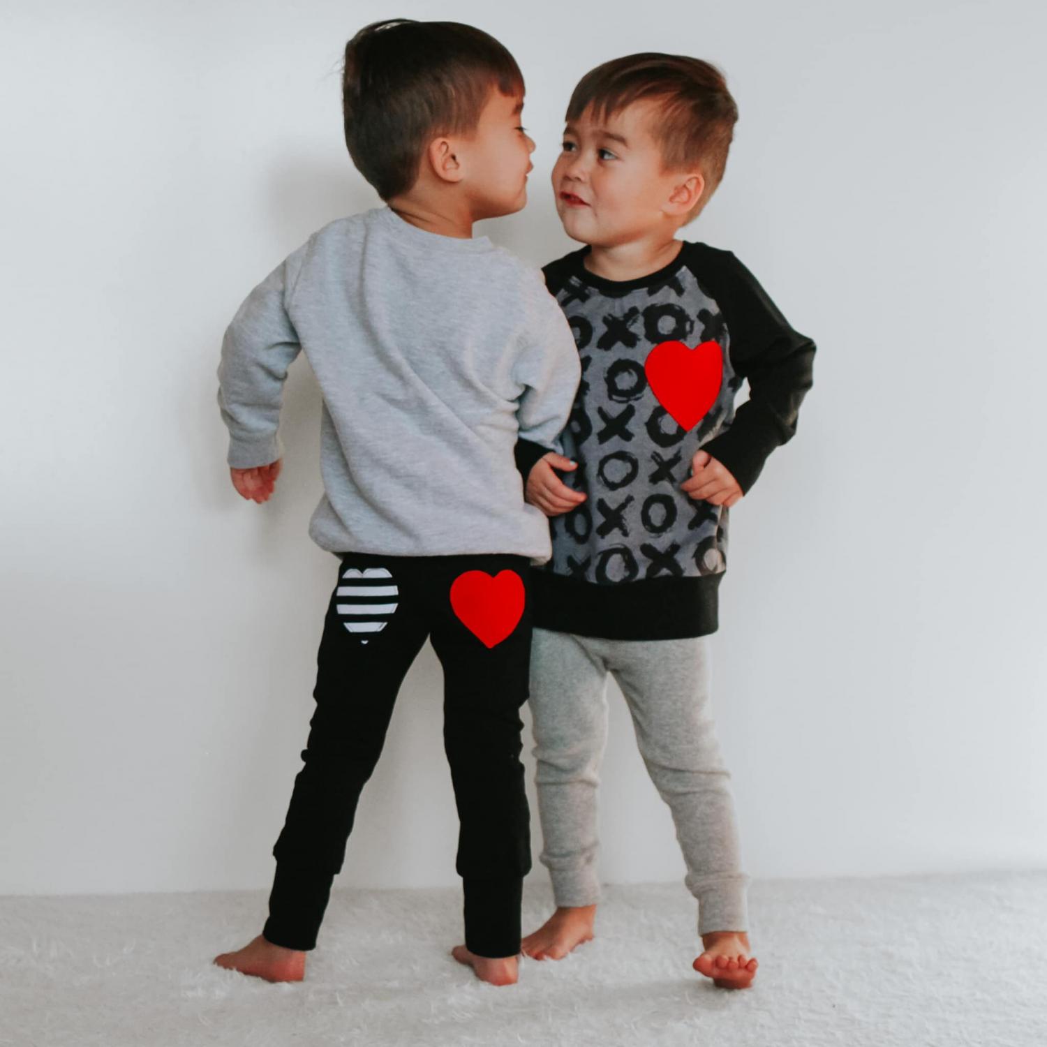 Baby Valentines shirt, Kids valentine shirt, xoxo shirt, heart shirt, hugs and kisses, applique shirt, first valentines outfit