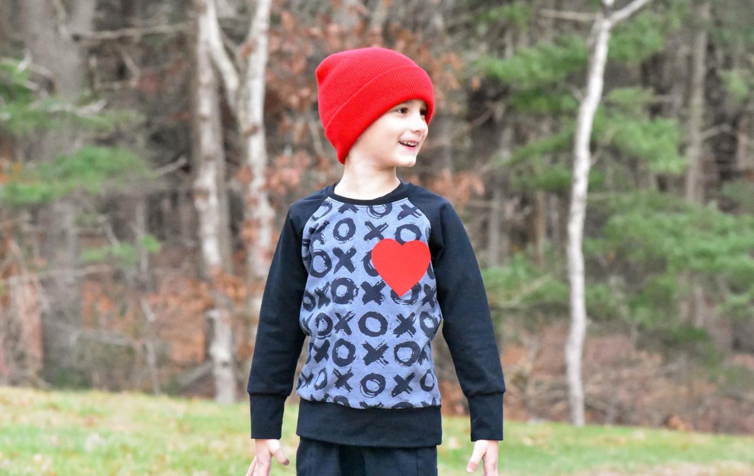 Baby Valentines shirt, Kids valentine shirt, xoxo shirt, heart shirt, hugs and kisses, applique shirt, first valentines outfit