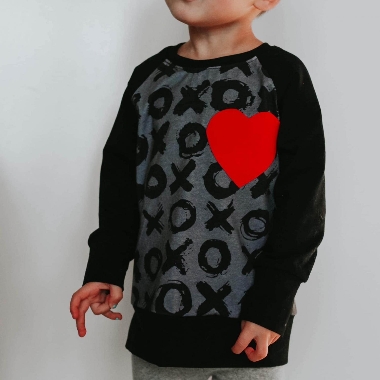 Baby Valentines shirt, Kids valentine shirt, xoxo shirt, heart shirt, hugs and kisses, applique shirt, first valentines outfit