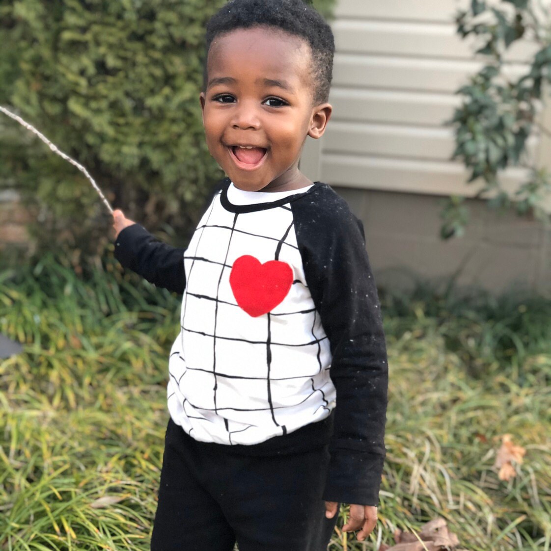 Baby Valentines shirt, Kids valentine shirt, xoxo shirt, heart shirt, hugs and kisses, applique shirt, first valentines outfit