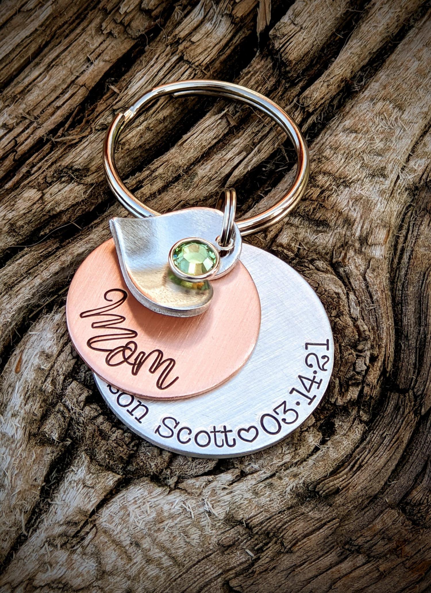 Personalized hand stamped Mom keychain. First mothers day gifts. Gift for new mother. Gift for wife. Girlfriend gifts. First time mom gift.
