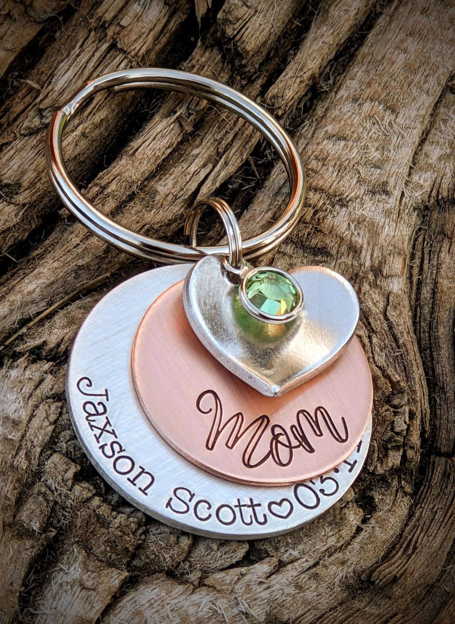Personalized hand stamped Mom keychain. First mothers day gifts. Gift for new mother. Gift for wife. Girlfriend gifts. First time mom gift.