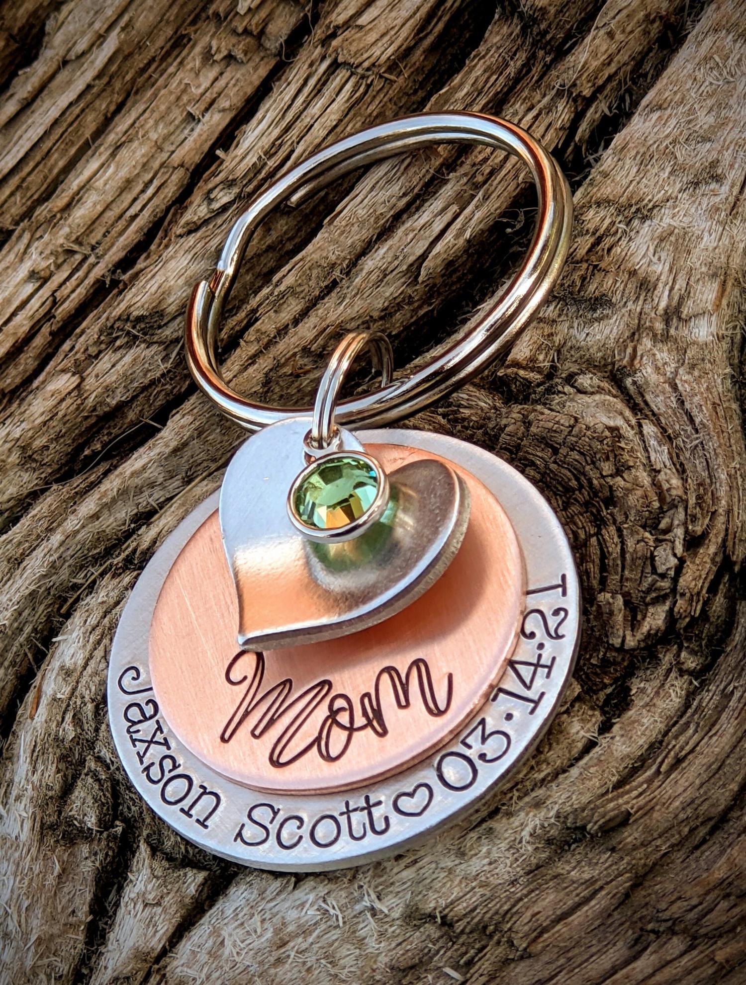 Personalized hand stamped Mom keychain. First mothers day gifts. Gift for new mother. Gift for wife. Girlfriend gifts. First time mom gift.