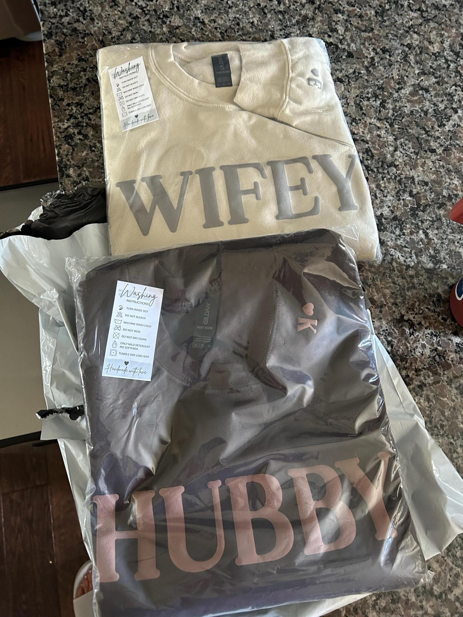 Personalized Wifey & Hubby Puff Sweatshirt, Personalized Sweatshirt, Wedding Gift, Gift for Her, Gift for Him